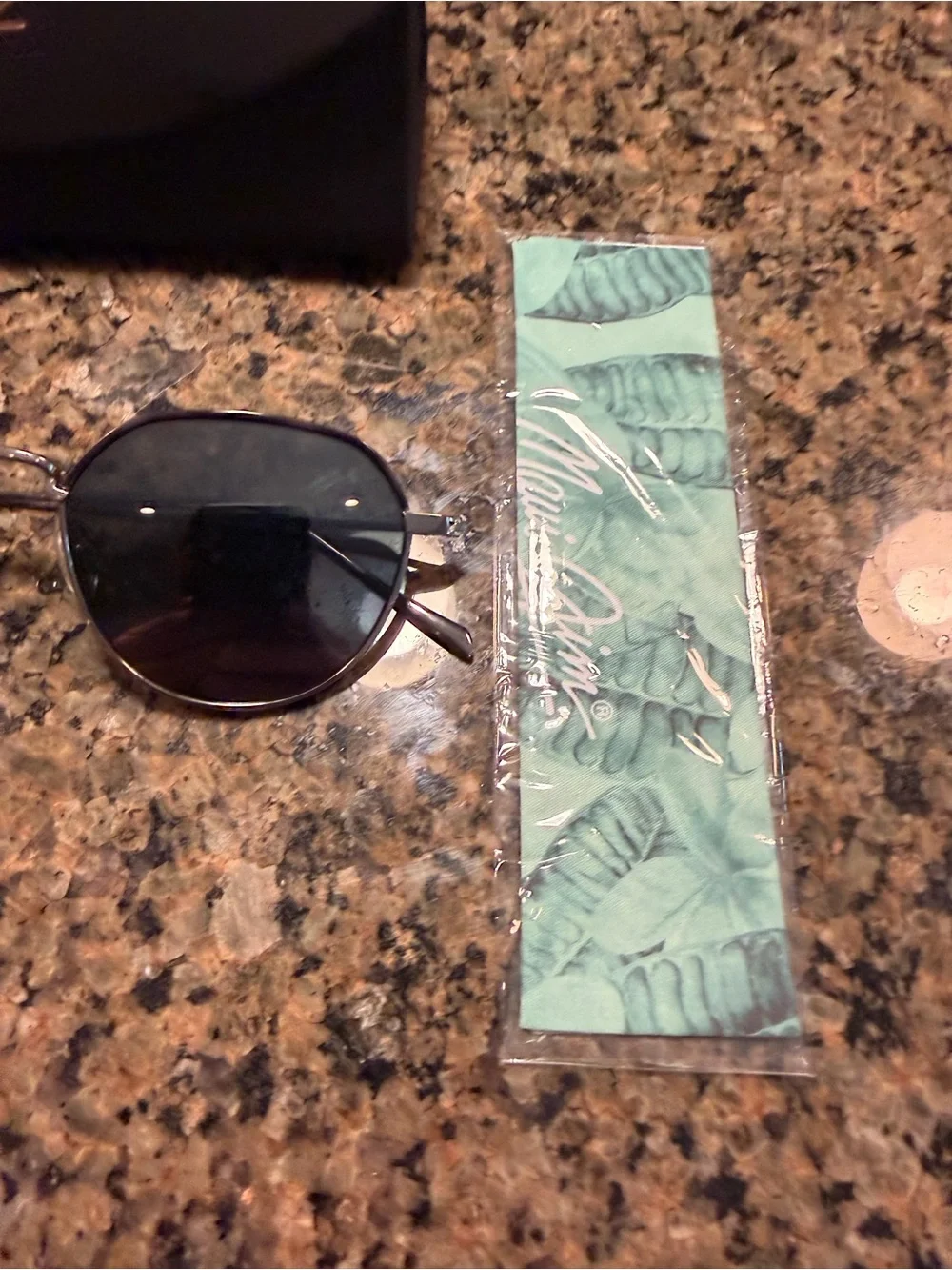 Brand New w/ Case MAUI JIM Island Eyes Grey Black Sunglasses Retail $429